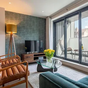 https://the-quadrant-the-larsen-york.yorkshirehotels.net